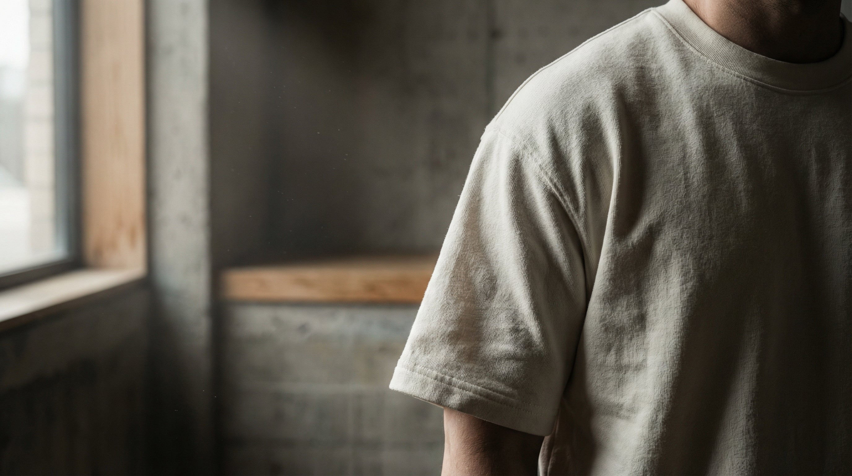 Organic Cotton Tee vs. Fast Fashion: Choose Your Eco-Friendly Powerhouse